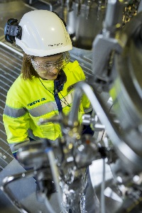 NesteOil käytti viime vuonna miljoona tonnia jätteitä ja tähteitä uusiutuvien polttoaineiden valmistuksessa.