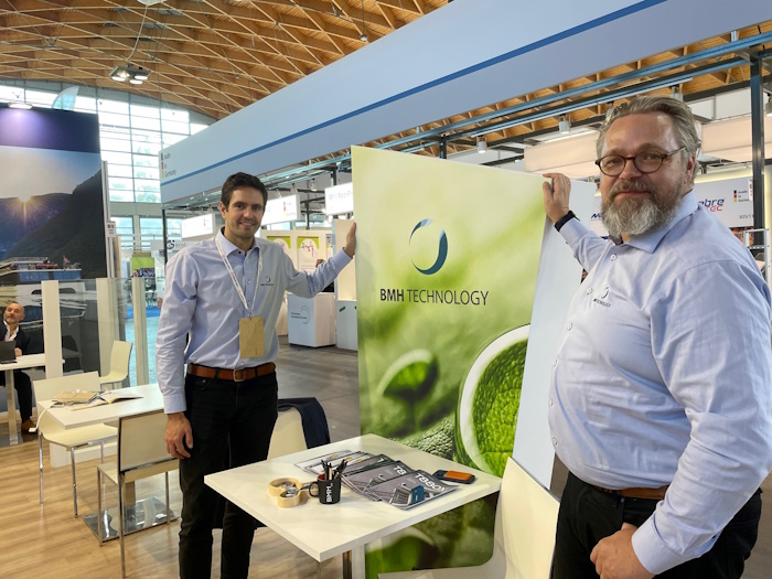 BMH Technology Oy on mukana Ecomondo-messuilla. Myyntipäällikkö Marcos Arizti ja murskaimista ja biomassan käsittelystä vastaavan yksikön päällikkö Ari Nyrökorpi pitävät Italiaa kiinnostavana ja kasvavana kierrätysteknologian markkina-alueena.