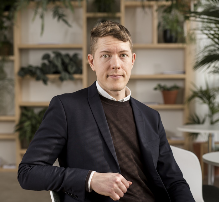 Kuva: Sitra Miikka Pirinen. Eero Jalava näkee, että eurooppalainen teollisuus on vahvasti kiertotalouden jatkon kannalla.