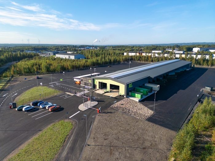 Jätteitä voi toimittaa RE-pisteelle silloin kun itselle sopii kellonajasta riippumatta. Kuva: Lakeuden Etappi.