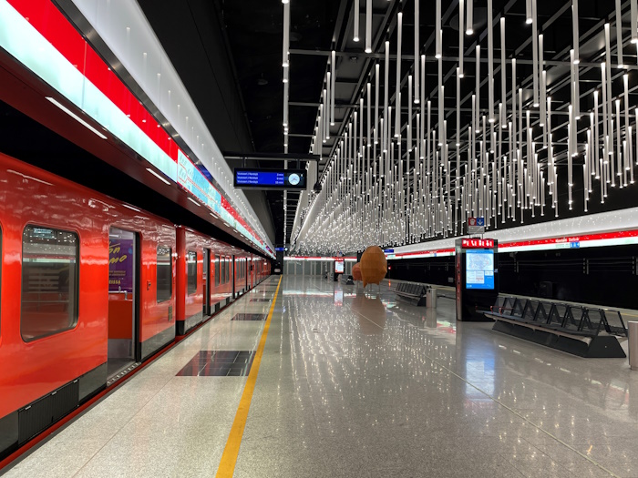 Kuva: Länsimetron päätepysäkki Espoon Kivenlahdessa on mullistumassa. Alueella toimii jo VTT:n Bioruukki, ja naapurustoon rakentuu uusi Kiviruukin kiertotalouskeskus, Cleantech Garden -yrityspuisto.