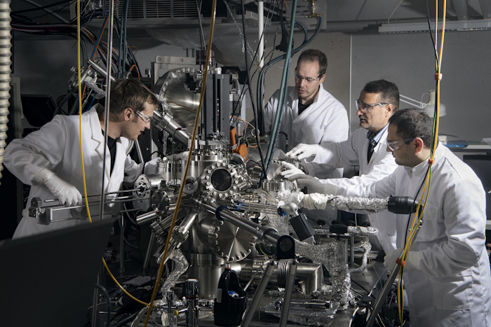 Kuva: Liquid Sun/ United Imaginations. Liquid Sun kehittelee laboratoriossa tapoja hyödyntää ilmasta talteenotettua hiilidioksidia arvokkailla jalostustavoilla.