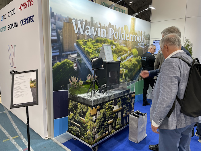 Kuva: Elina Saarinen. Yhdyskuntatekniikka 2025 kokosi Tampereelle viitisen tuhatta osanottajaa. Wavin Finland voitti uutuustuotekisan.