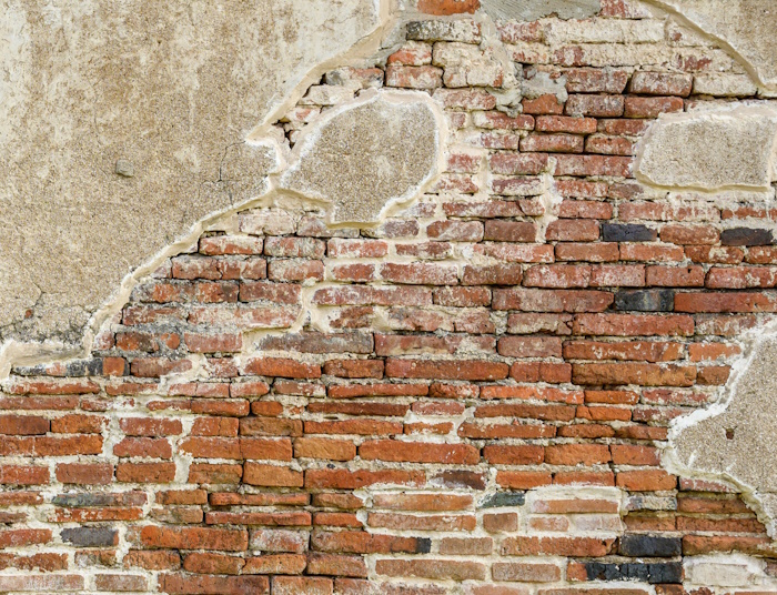 Kuva: Adobe Stock. Uusi opas auttaa saamaan ehjänä irrotettuja tiiliä, ontelolaattoja, betonipilareita ja -palkkeja sekä liimapuupilareita ja -palkkeja uudelleenkäyttöön.