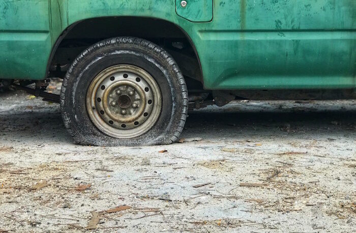 Kuva: Adobe Stock. Kiertotalous voisi saada talouden pyörät pyörimään edistäen samalla ilmastotavoitteita, mutta tällä hetkellä geopolitiikan globaalit trendit pikemminkin murentavat tietä ja vievät pohjaa pois kiertotalouden edistymisen alta.