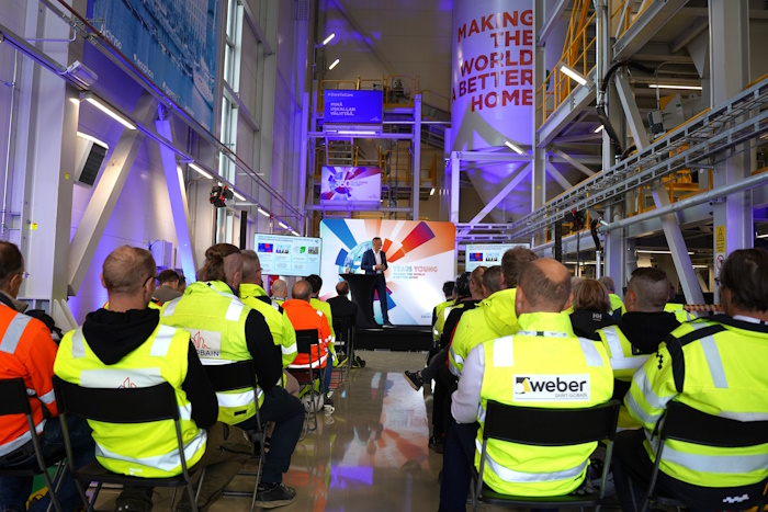 Kuva: Mike Holopainen. Raahen kuonanjalostustehtaan avajaisia vietettiin syyskuun alussa.