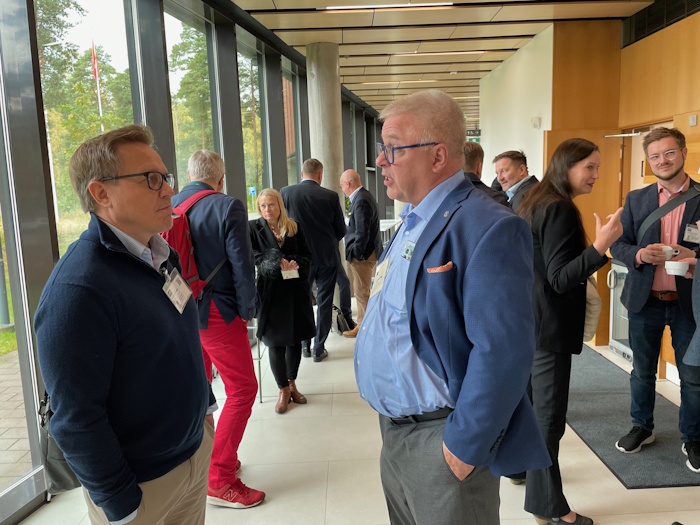 Kuva: Elina Saarinen. Ilmastokoalition lisäksi Suomeen on syntymässä kiertotalouskoalitio. Muovien ja kriittisten materiaalien arvoketjujen keskeiset toimijat pohtivat kiertotalouden esteitä ja vauhdittavia tekijöitä koalition kick off -tilaisuudessa Espoon Otaniemessä 7. lokakuuta 2025.