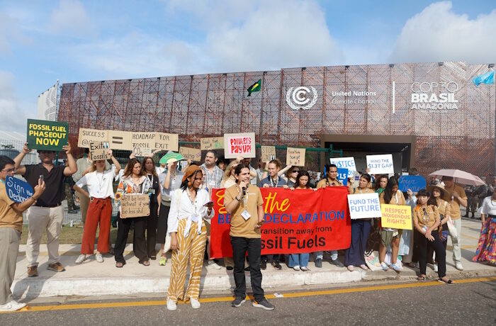 Kuva: UN Climate Change/ Zô Guimarães. Etelä-Amerkan ja Latinalaisen Amerikan kansalaisjärjestöt protestoivat näkyvästi ilmastokokouspaikalla.