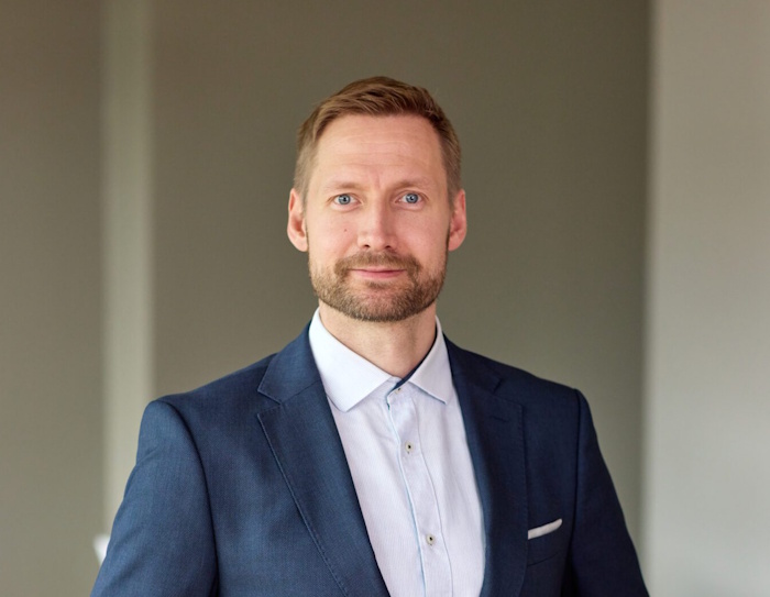 Kuva: Jussi Ratilainen. Elker Oy:n Tuomas Räsänen peräänkuuluttaa EU-jäsenmaita yhteiseen kannanottoon, jotta sähkö- ja elektroniikkalaiteromun keräysasteita ei laskettaisi nykyisillä, harhaanjohtavilla menetelmillä. Keräysastetta on kaavailtu EU:ssa uuden omavaramaksun määräytymisen perusteeksi.