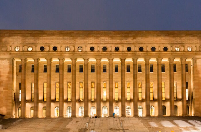 Kuva: Adobe Stock. Ministeriöt valmistelevat parhaillaan hankintalain ja jätelain muutosesityksiä.