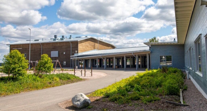 Kuva: Aalto-yliopisto. Uudenmaan Myrskylään vuonna 2021 valmistuneet koulu ja liikuntahalli rakennettiin puusta. 