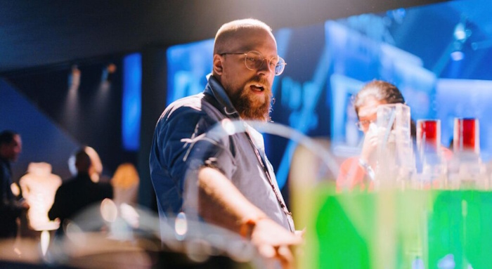 Kuva: Kristian Presnal. NPHarvestin tutkijataustainen toimitusjohtaja Juho Uzkurt Kaljunen haluaa kierrätyslannoitteilla vähentää Suomen ja koko EU:n riippuvuutta Venäjästä.