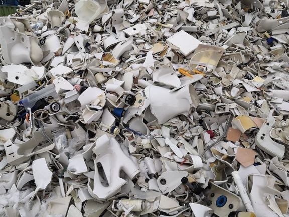 Kuva: Salpamaa. Kierrätysposliinin ja keramiikkajätteen tarkkaa määrää ei Suomessa tilastoida erikseen, mutta potentiaali on iso.