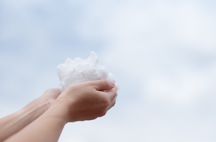 Kuva: Adobe Stock. 4R-ekosysteemihanke aikoo tulevalla kaudella keskittyä erityisesti uudelleenkäytettäviin ja kierrätettäviin tekstiilikuituihin ja tekstiileihin.