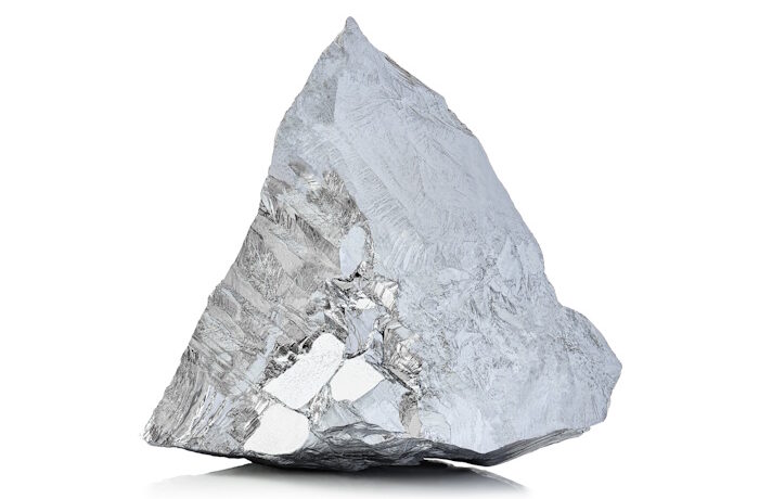 Kuva: Adobe Stock. Jos kierrätys toteutuisi nykyistä tehokkaammin, paine uusien nikkeli-, koboltti- ja litiumkaivosten perustamiselle ei olisi niin kova kuin ennakoidaan.