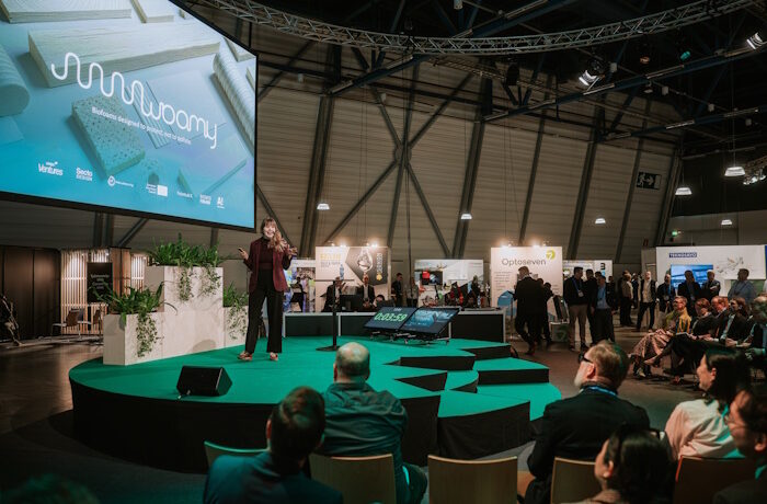 Kuva: Messukeskus. Susanna Partanen piti voittoisan pitchauksen Pulp & Beyond -kisassa.