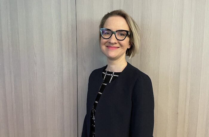 Kuva: Elina Saarinen. Kiertotalouspäivillä puhunut Netta Skön johtaa Fondialla juristeista koostuvaa ESG-, vastuullisuus- ja ympäristökompetenssia.
