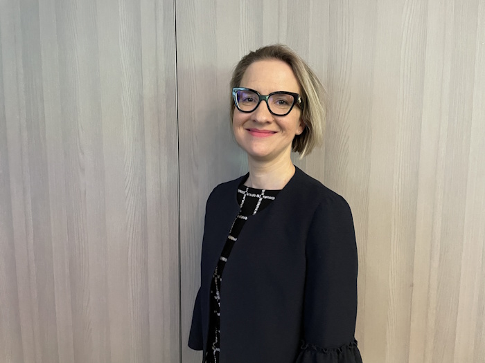 Kuva: Elina Saarinen. Kiertotalouspäivillä puhunut Netta Skön johtaa Fondialla juristeista koostuvaa ESG-, vastuullisuus- ja ympäristökompetenssia.