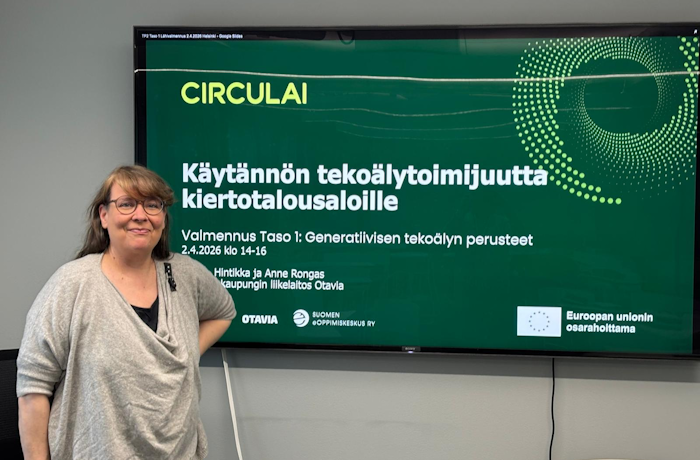 Kuva: Sykli. Maarit Pihkala näkee, että tekoäly tulee todennäköisesti muuttamaan suuresti myös kiertotalousalaa. ”Vielä ei olla siinä, että joku yritys keksisi koko alan uudestaan tekoälyn ansiosta. Mutta mitä paremmat ovat henkilöstön digitaidot, sitä paremmissa lähtökohdissa yritys on markkinan muuttuessa.”